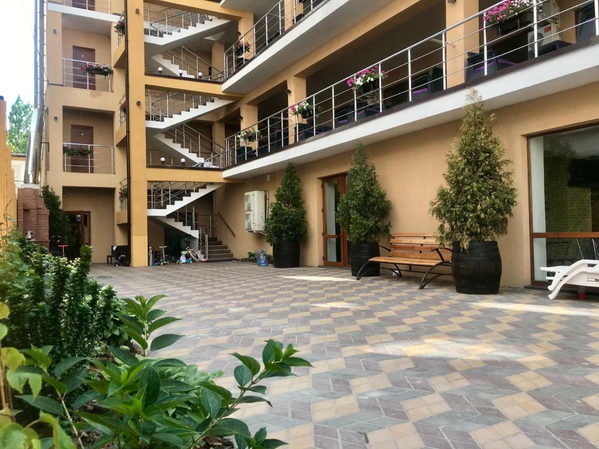 Hotel Золотий Лев Zatoka Exteriér fotografie